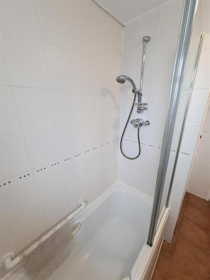 3 Bedroom Apartment Coventry - Hosted By Coventry Accommodation Ngoại thất bức ảnh